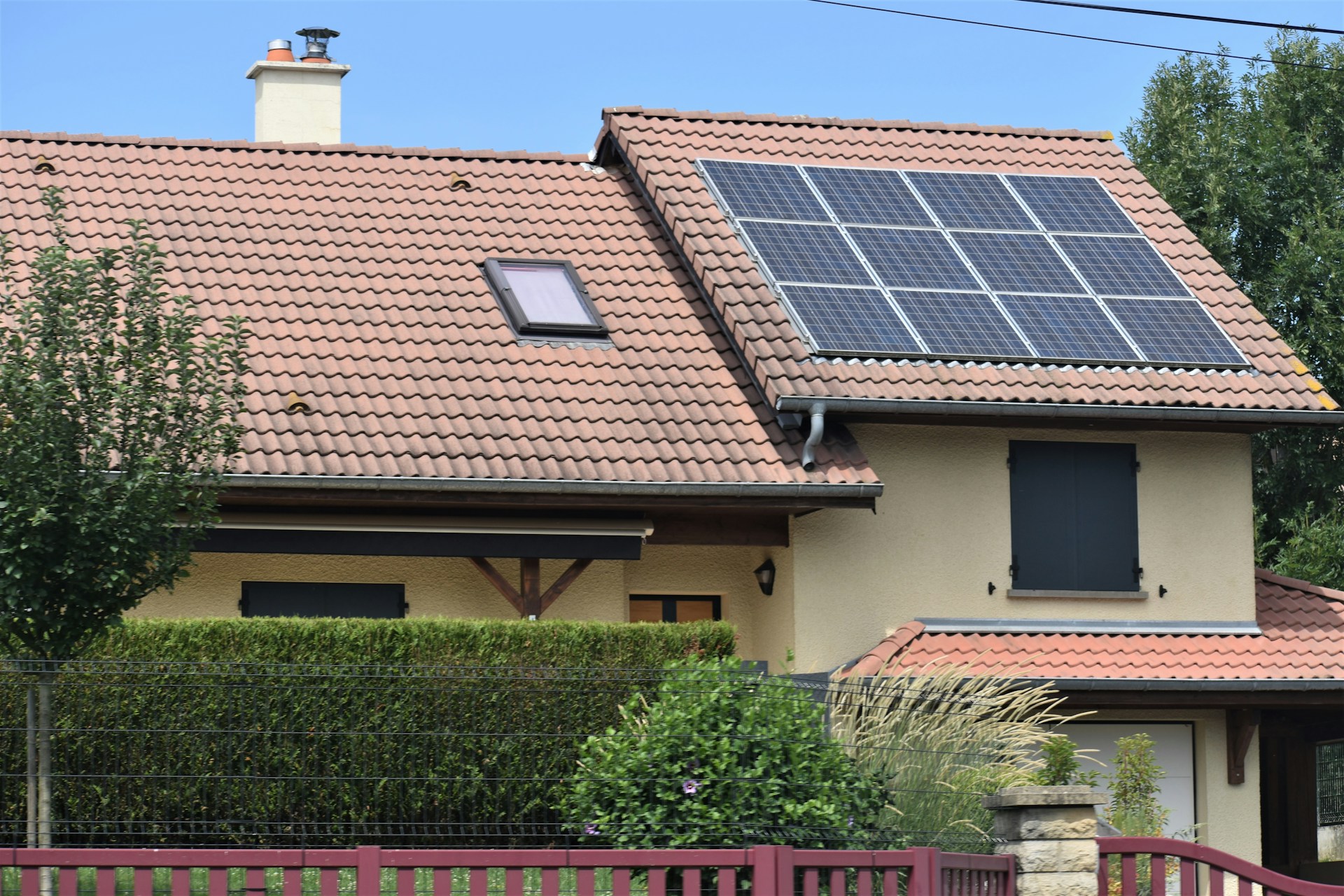 solar roof leaks